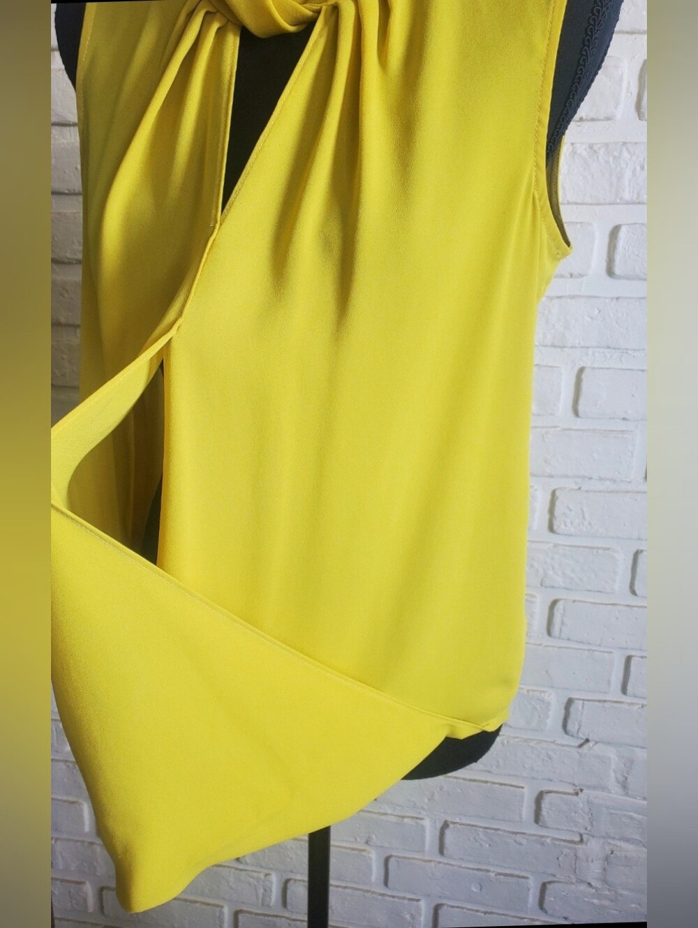 Joseph Ribkoff Yellow Cowl Neck Cutout Faux Wrap Draped Sleeveless Blouse Top 10 - Picture 6 of 11